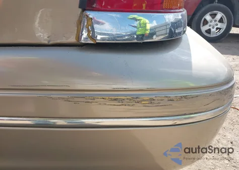 2000 Ford Crown Victoria z USA, uszkodzony, nr VIN 2FAFP73W7YX121917